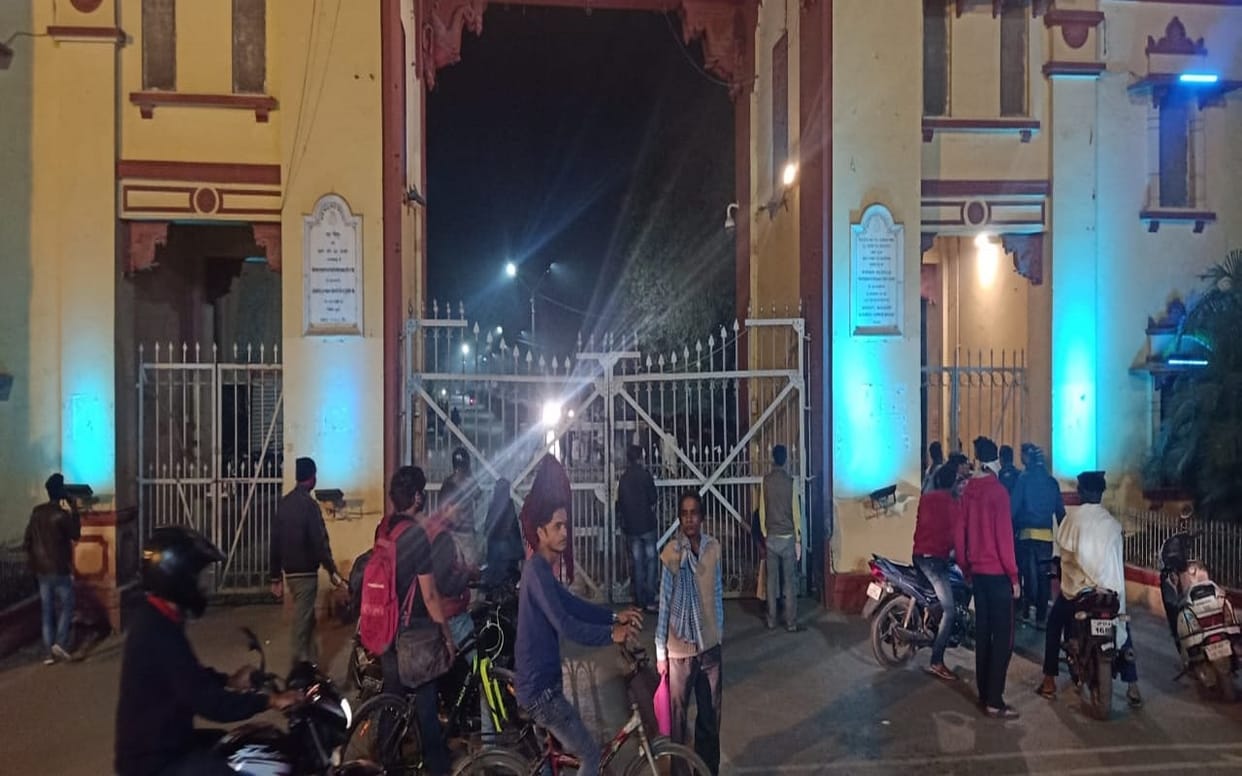 Student injured in fighting and firing in BHU Birla Hostel