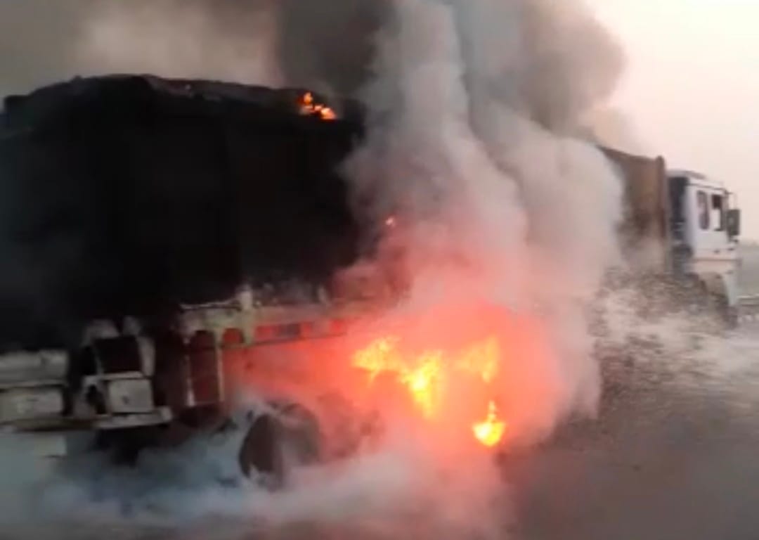 Truck fire on Agra-Lucknow Expressway
