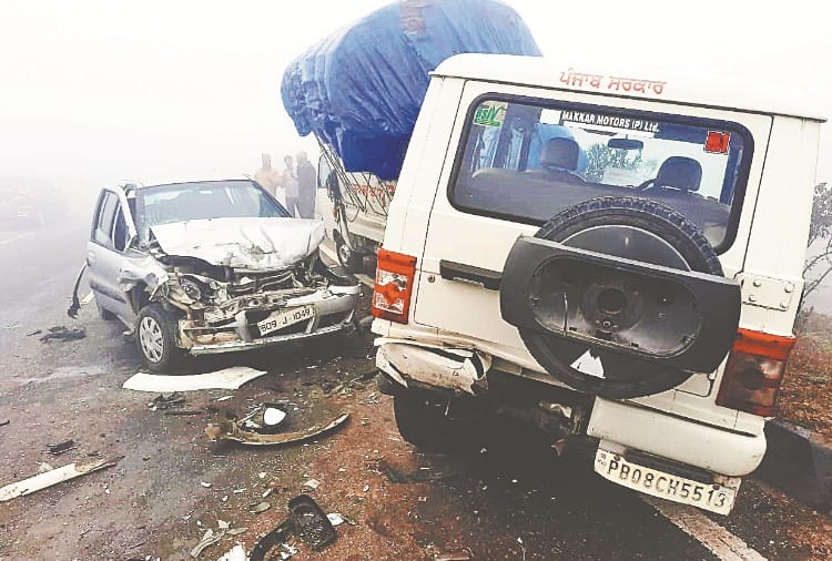 12 vehicles collided due to fog, Two died