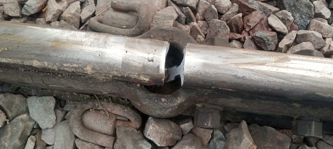 Rail track broken in Jaunpur, trains operated with the help of Kashan