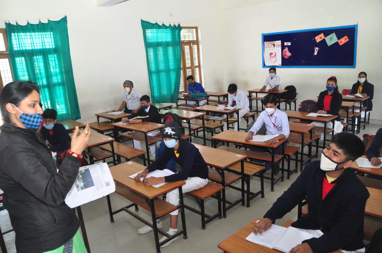 Juniour school open first day reach 10 percent child