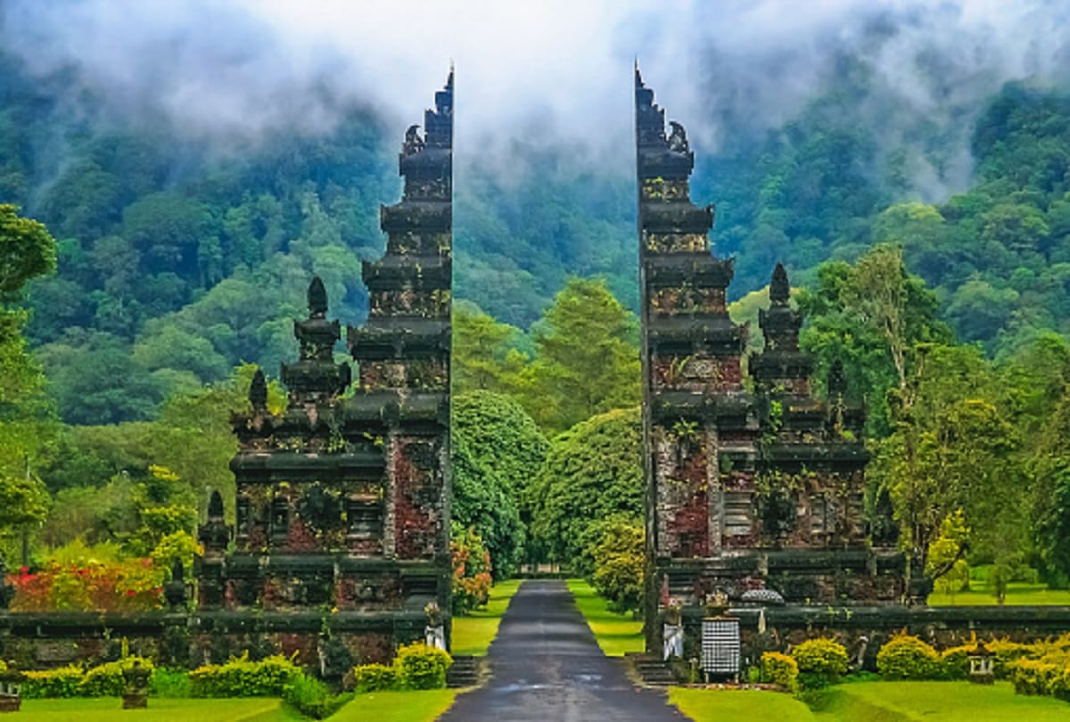 Five most beautiful tourist places in the world
