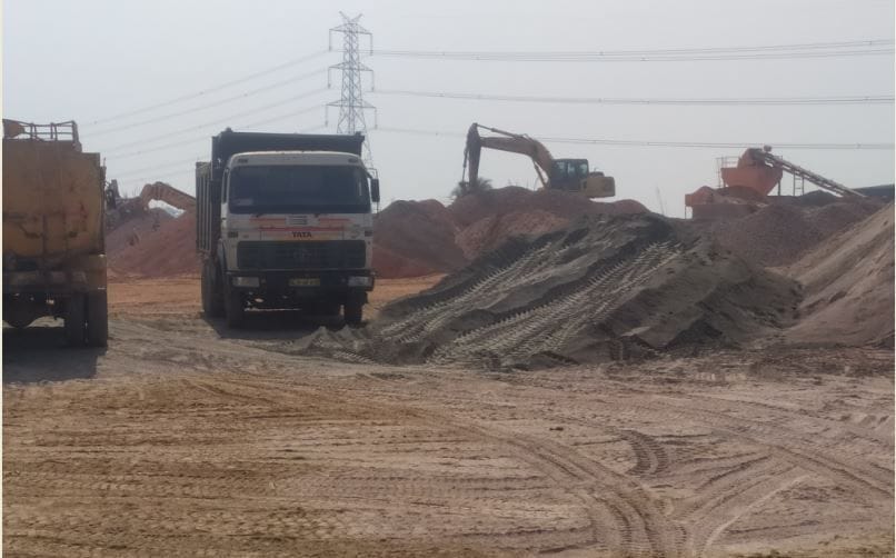 Hathras: Income tax team raids construction plant