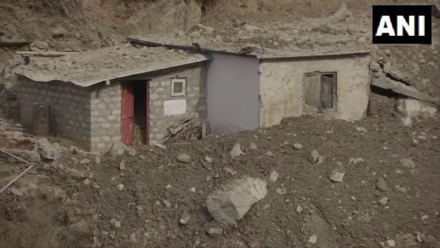 Uttarakhand Chamoli Glacier Burst news : cracks on house due to disaster watch photos