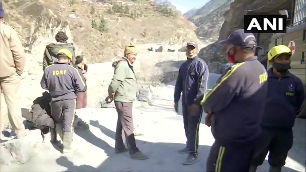 Uttarakhand Chamoli Glacier news : alaknanda river level increased during rescue operation, watch photos