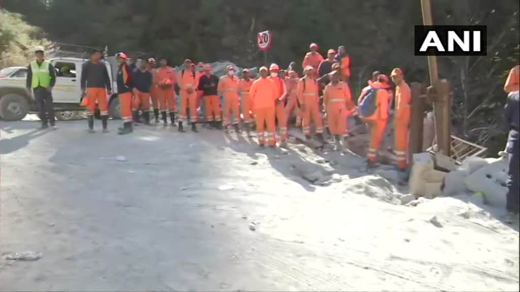 Uttarakhand Chamoli Glacier news : alaknanda river level increased during rescue operation, watch photos