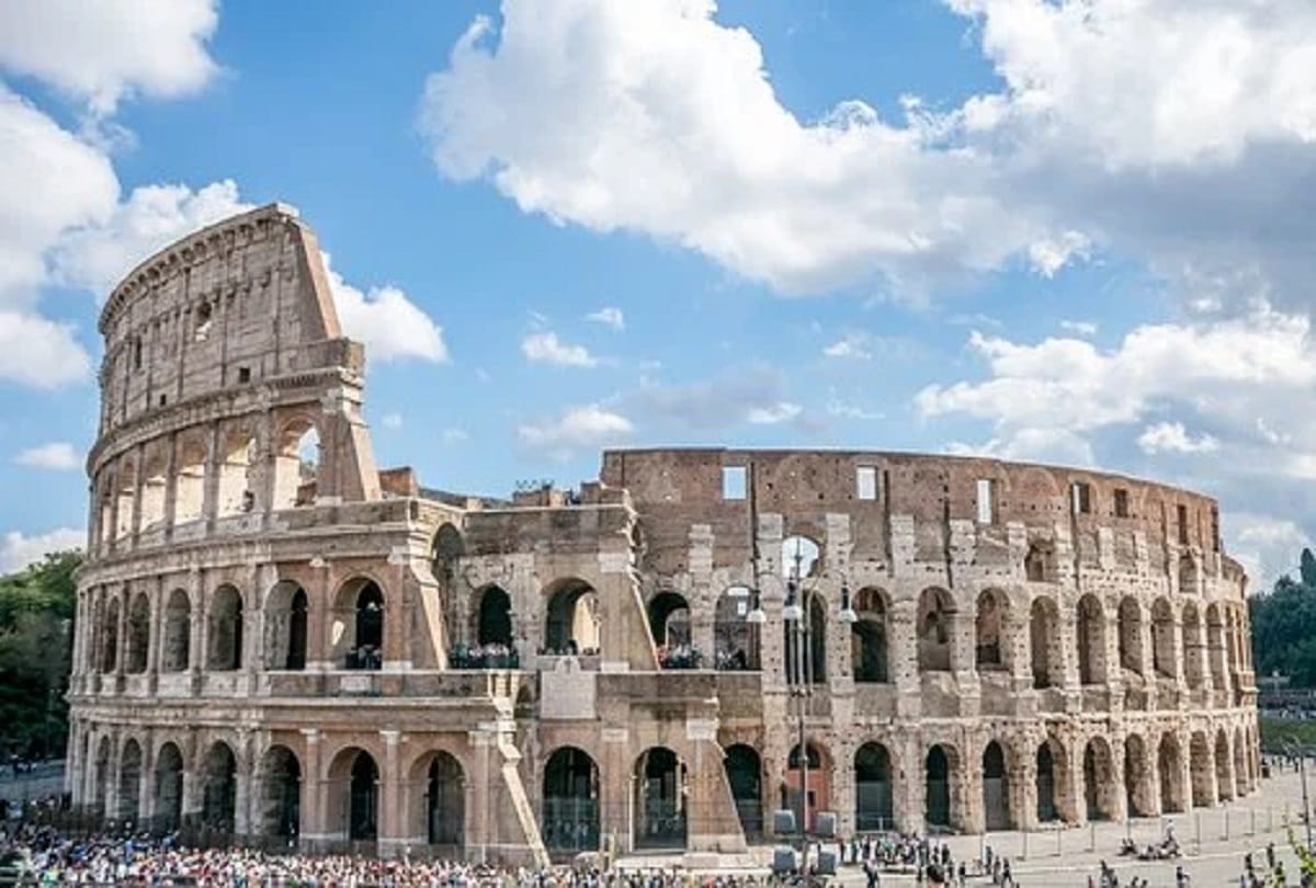 Italian government approved a plan to furnish Rome ancient Colosseum