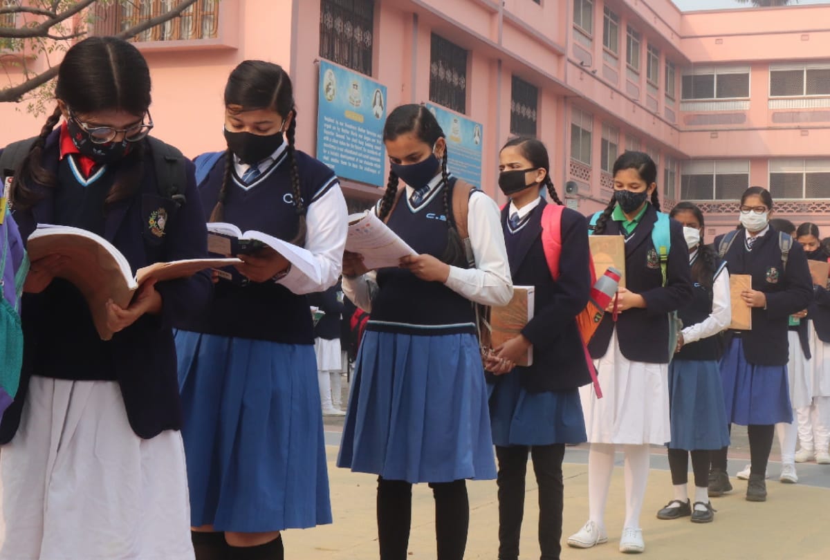 Karnataka Govt. suspends physical classes in Bengaluru Schools for students of classes 6 to 9 as cases surge