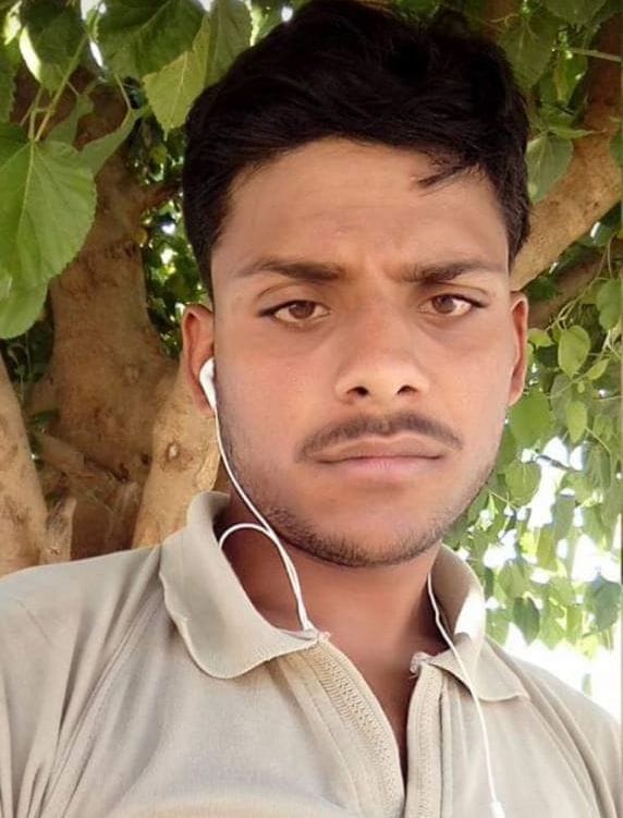 Linter fell while breaking dilapidated school building, worker dead