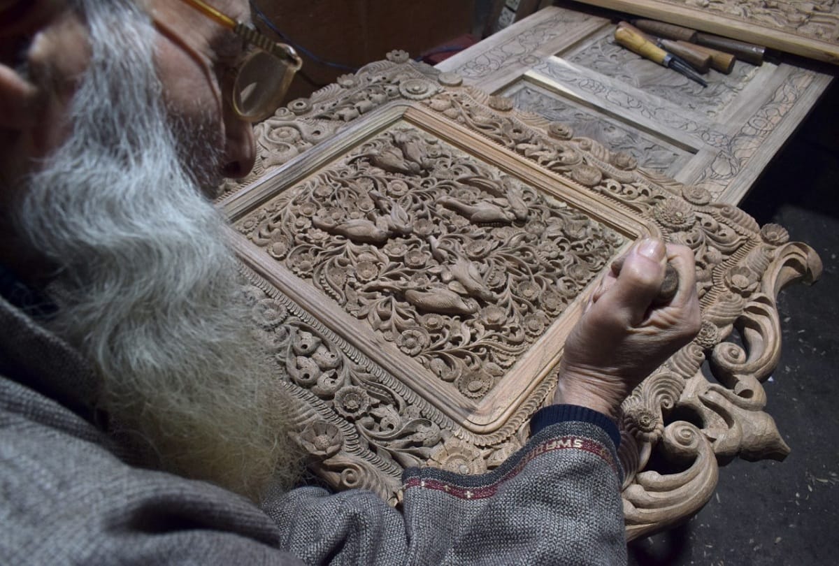 Traditional crafts will get a boost in Kashmir and employment for youth