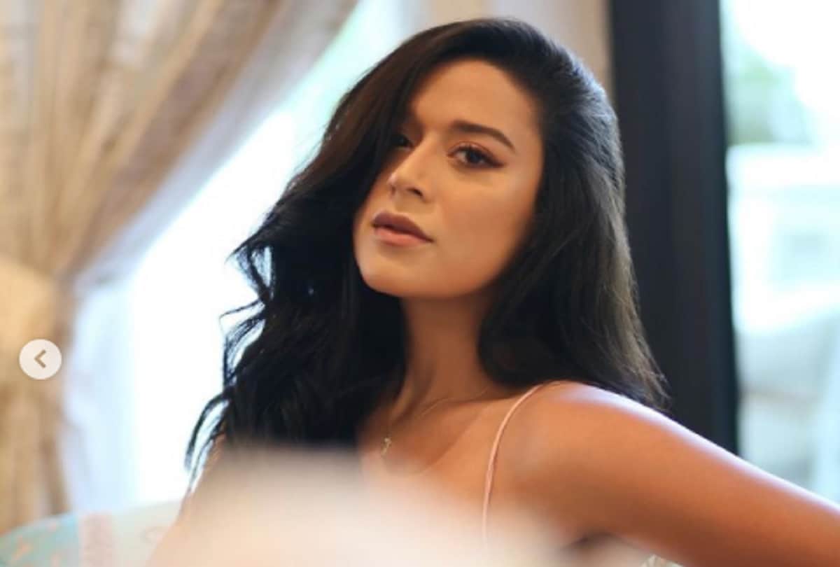 Krishna Shroff Shares Bold Picture on Instagram mother ayesha Shroff Commented