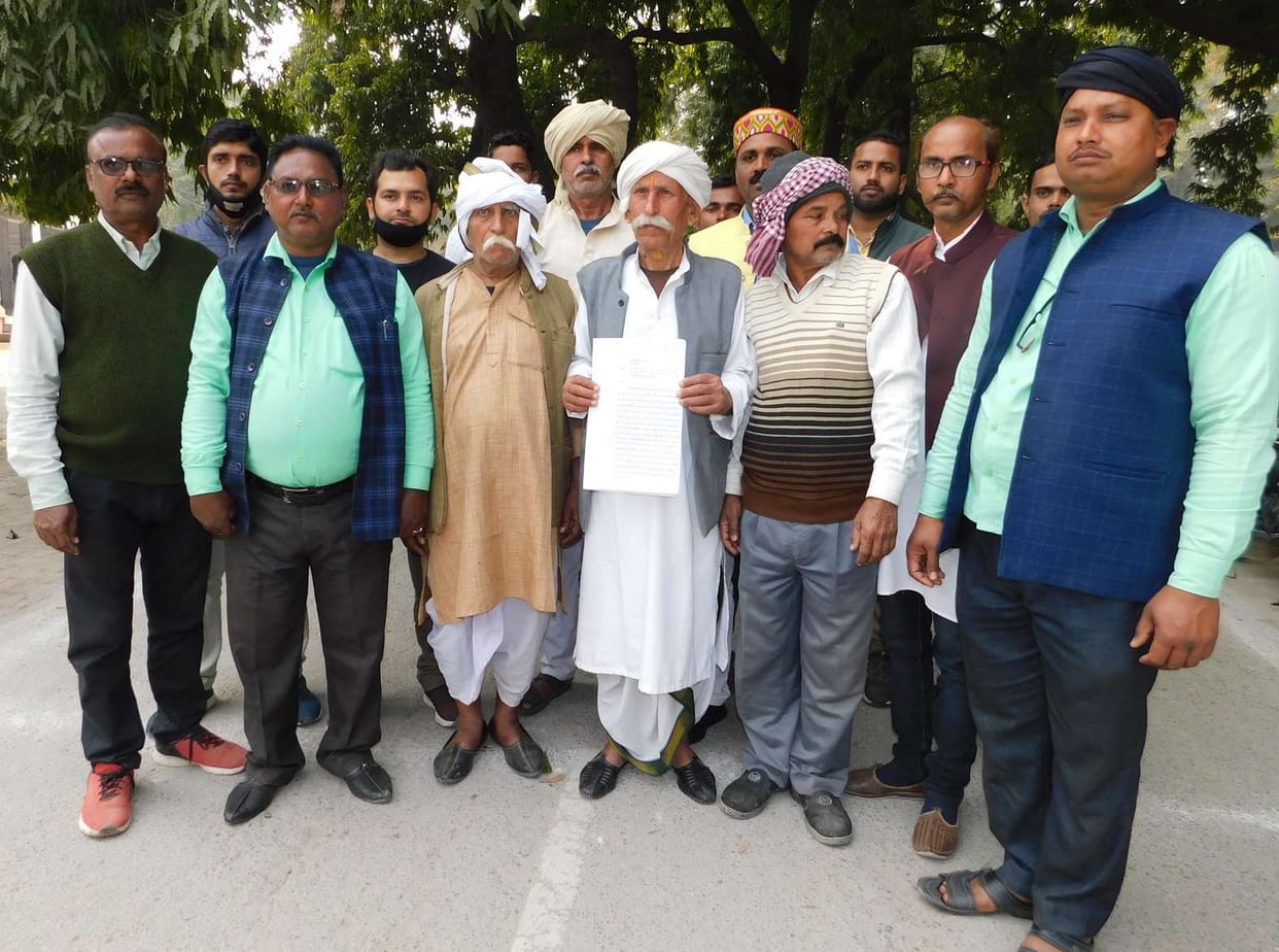 DM handed over leaflet demanding to stop the consolidation process