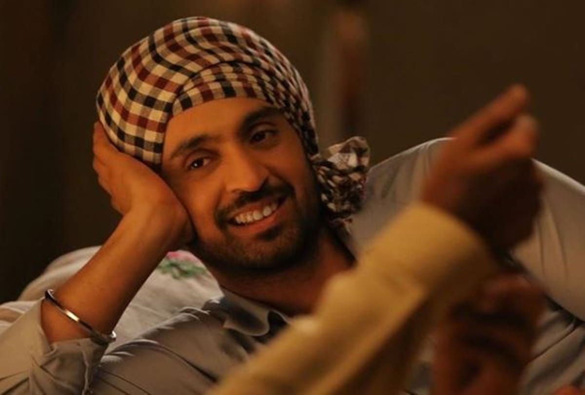 diljit dosanjh photo caption wrong interpretation went viral on internet singer reacts in hilarious way
