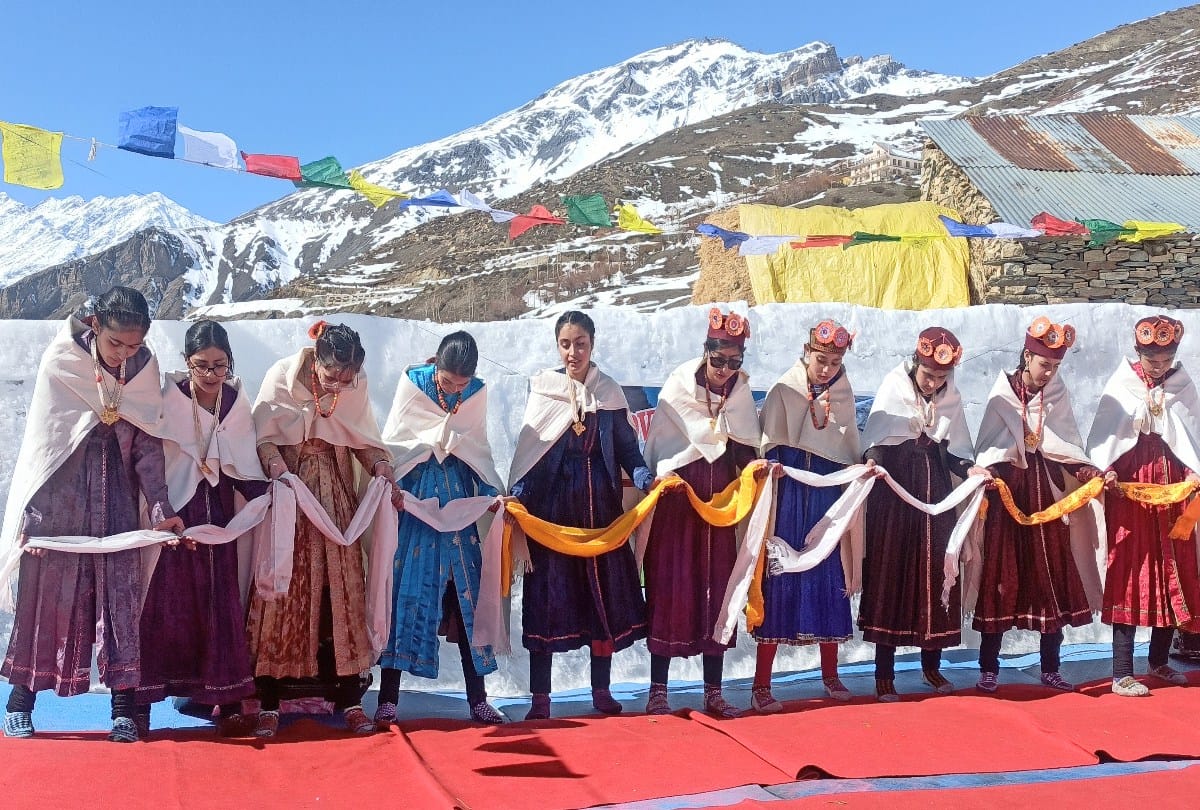 Fagli Festival news kullu himachal: First the villagers wearing masks, then drive away evil powers by obscene abuses