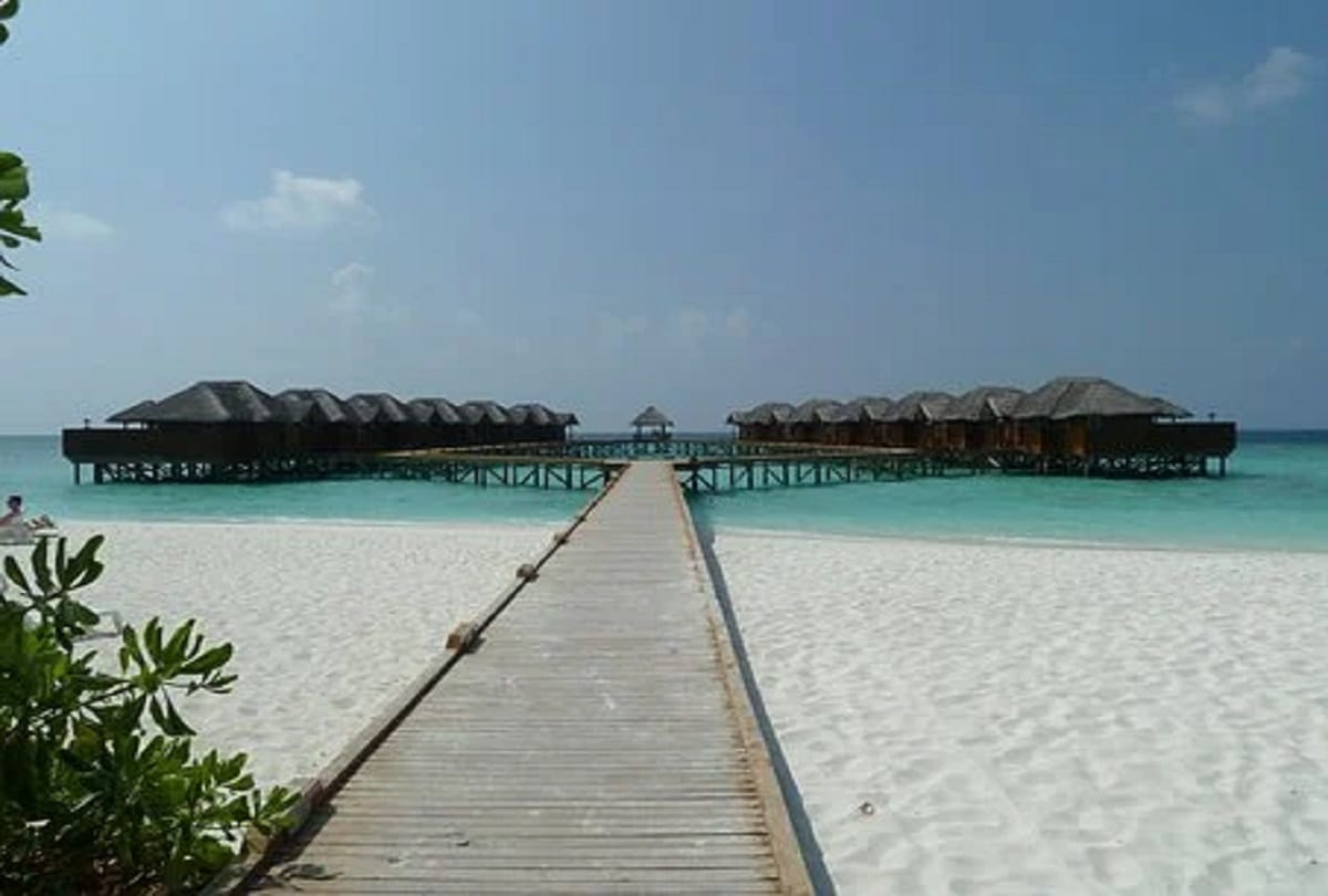 Beautiful places to visit Maldives island pictures