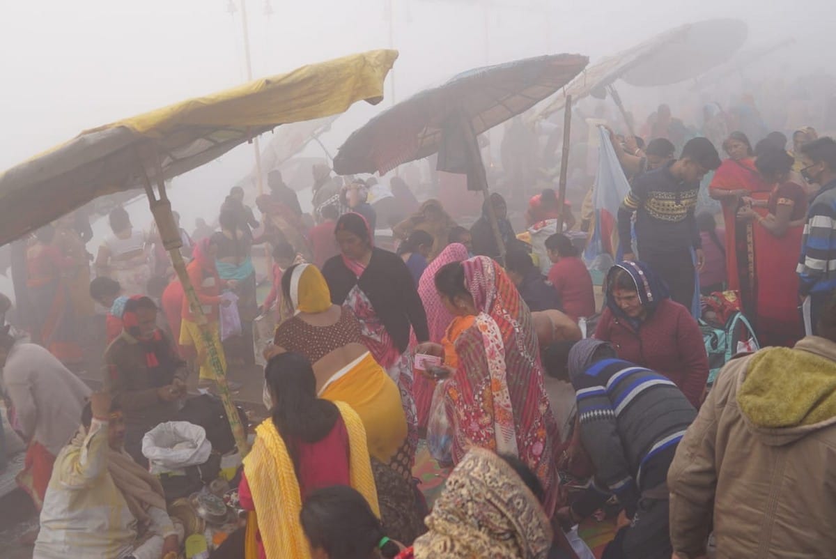 Mouni Amavasya: Devotees gathered at ghats as soon as sunrise dip of faith in Purvanchal 