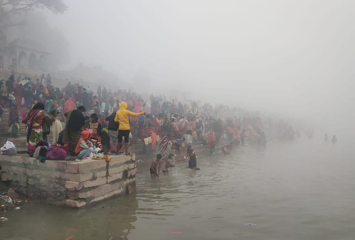 Mauni Amavasya crowd of devotees gathered Gorakhpur rapti river like Prayagraj