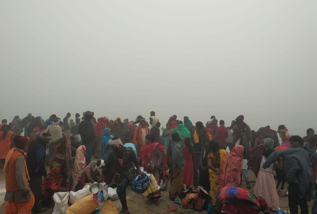 Mauni Amavasya crowd of devotees gathered Gorakhpur rapti river like Prayagraj