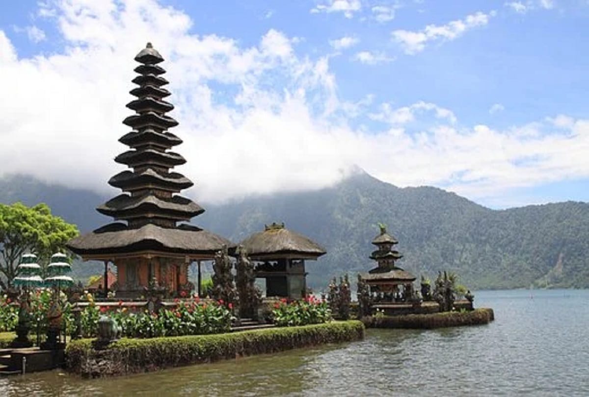 bali is best place for holiday in summer