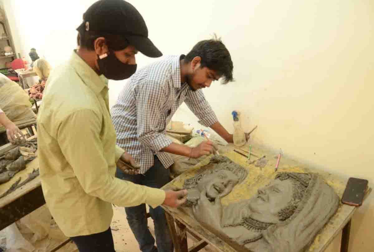 CM will inaugurate exhibition of sculptures made by students of Kanpur University in Mathura