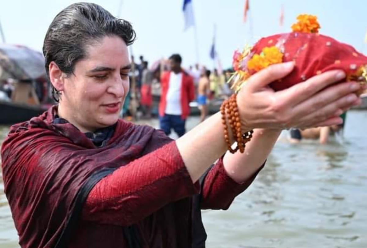 See Priyanka Gandhi Prayagraj visit on Mauni Amavasya in pictures