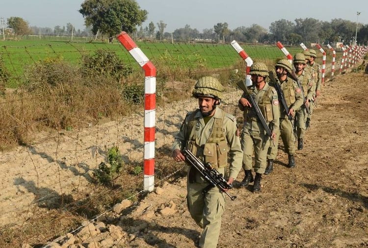 BSF shot Indian smuggler at Border in amritsar of punjab 