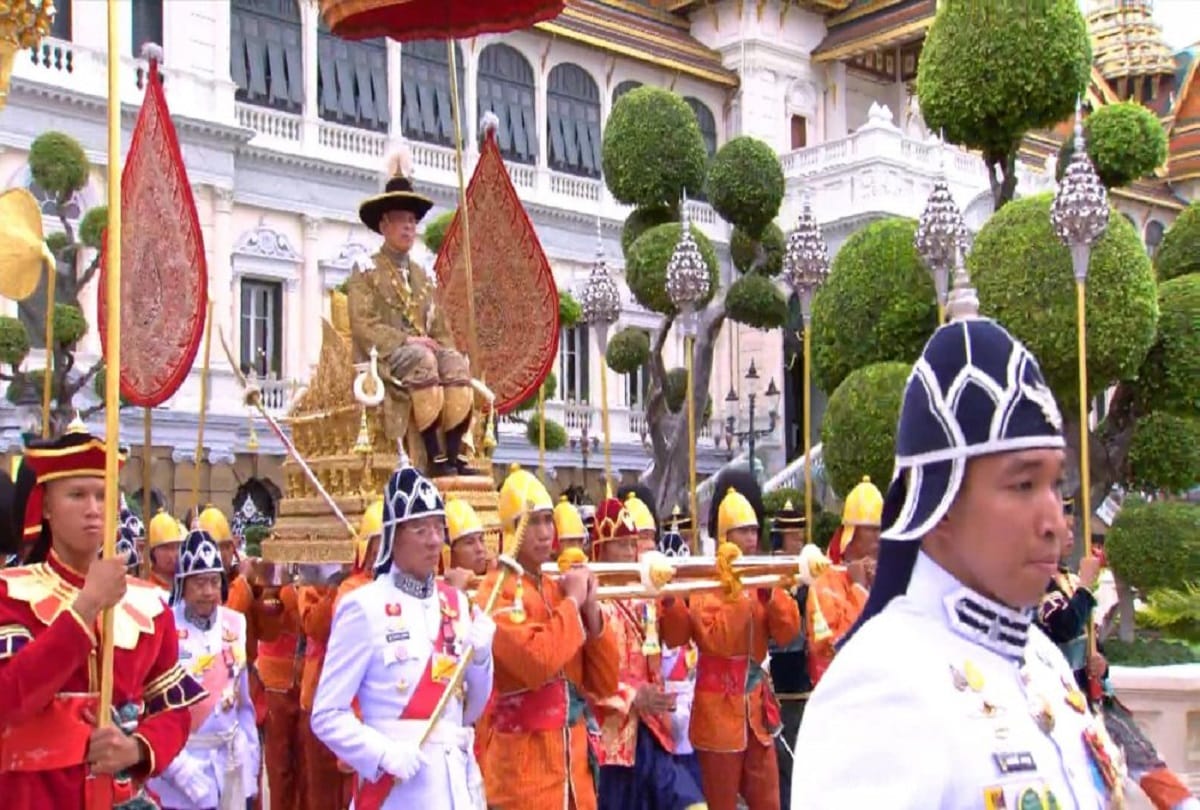 Thailand King Maha Vajiralongkorn world's richest monarch wealth and lifestyle