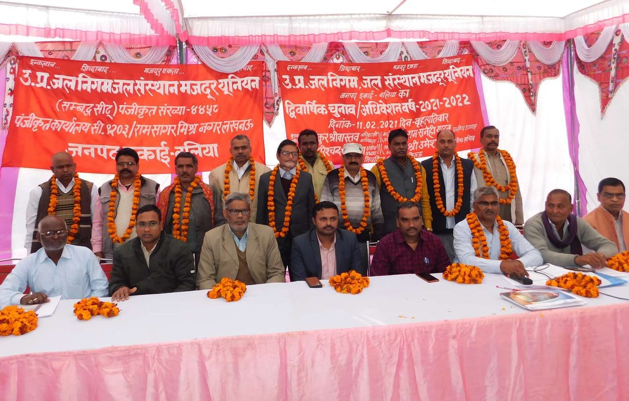 Newly elected officials honored by garlanding them