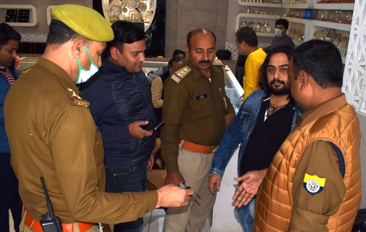 58 bottles of English liquor recovered from the car