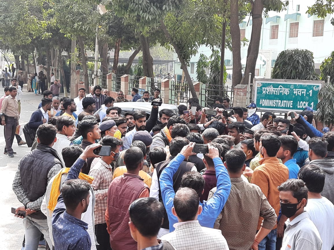 Uproar for student union election in Kashi Vidyapeeth