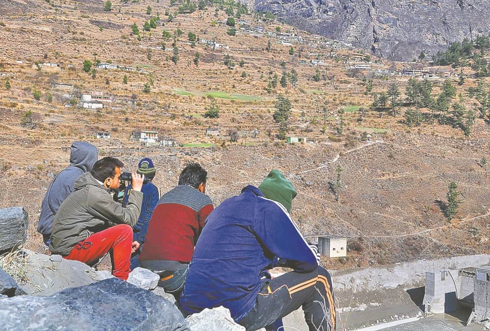 Uttarakhand Chamoli glacier burst News: people come to tapovan for search of missing family members