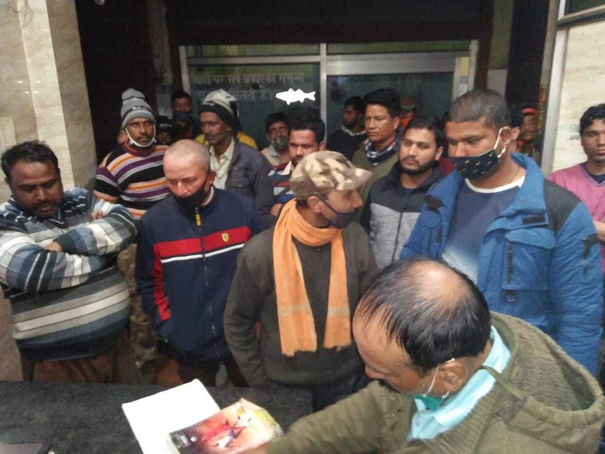 Clash between General Secretary and meat sellers of trade board, protests against the sale of meat without slotter house