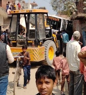 bus,bus stand,stealing,fathepur news,historyshetear