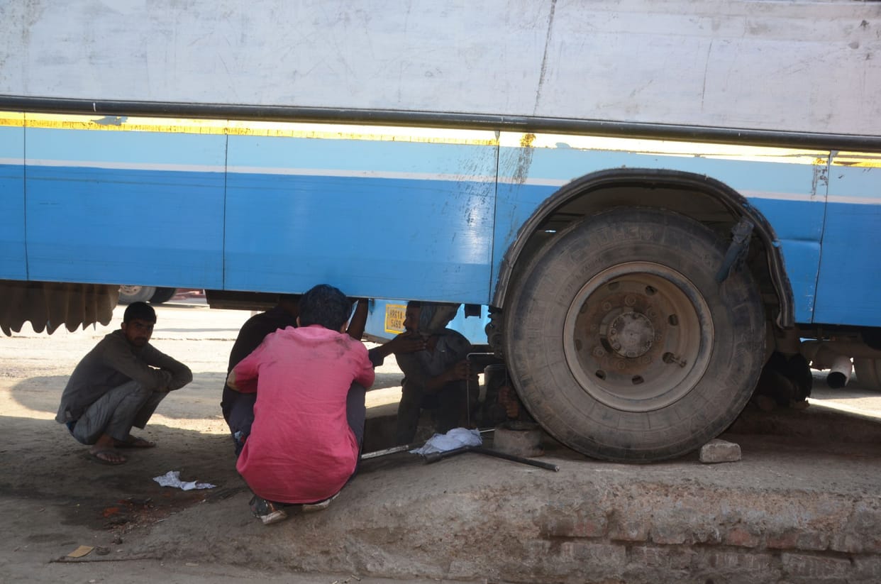 25 roadways buses not proper service