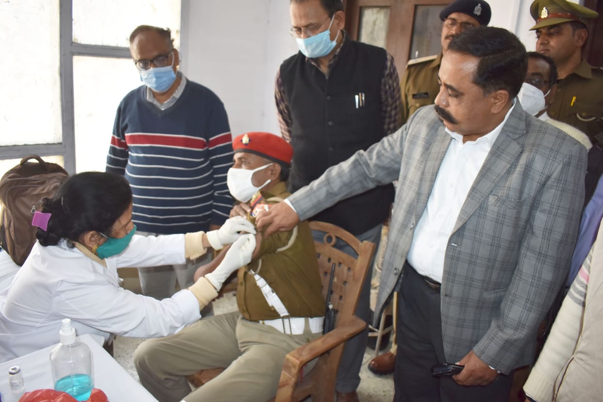 vaccination,corona,fathepur news,70 percent,co-vaccine