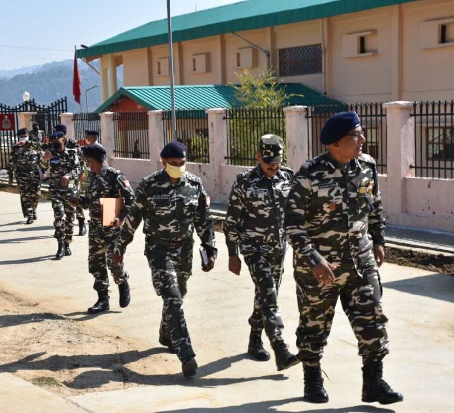 250 km is strictly guarded on Nepal border: IG