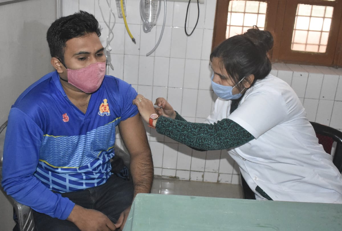 corona vaccination in gorakhpur UP