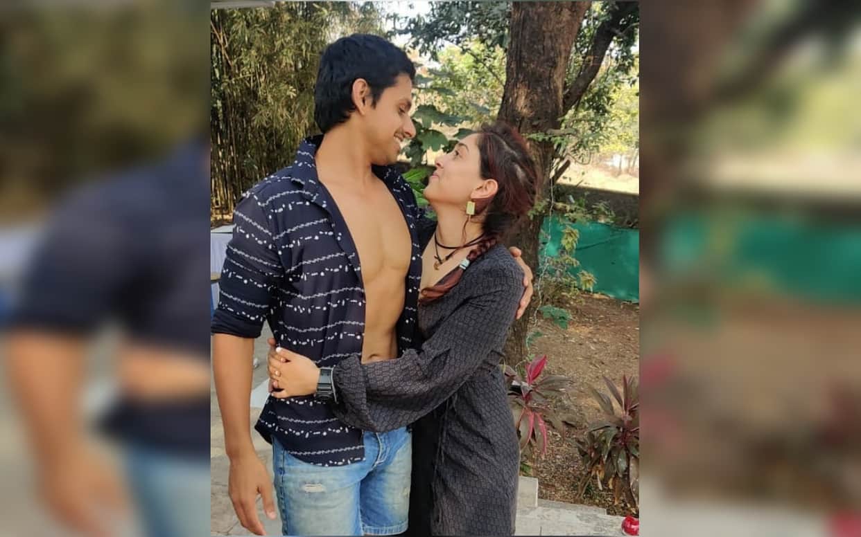 video Ira Khan adorable display of affection for boyfriend Nupur Shikhare