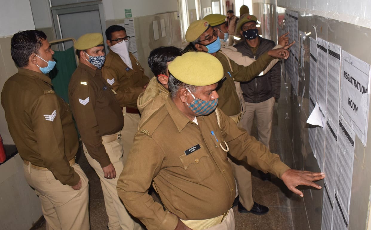 1194 anti-coronary vaccine to front line workers