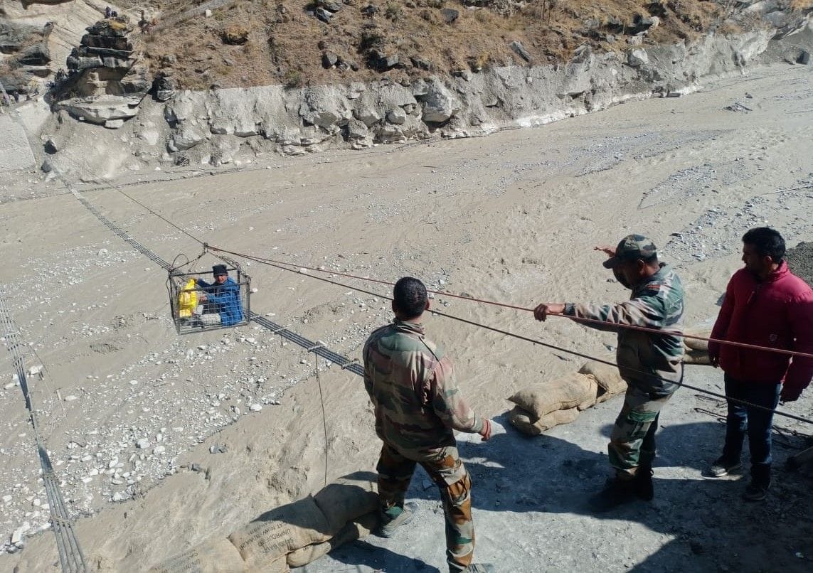 Army put trolley on Dhauli Ganga in a single day