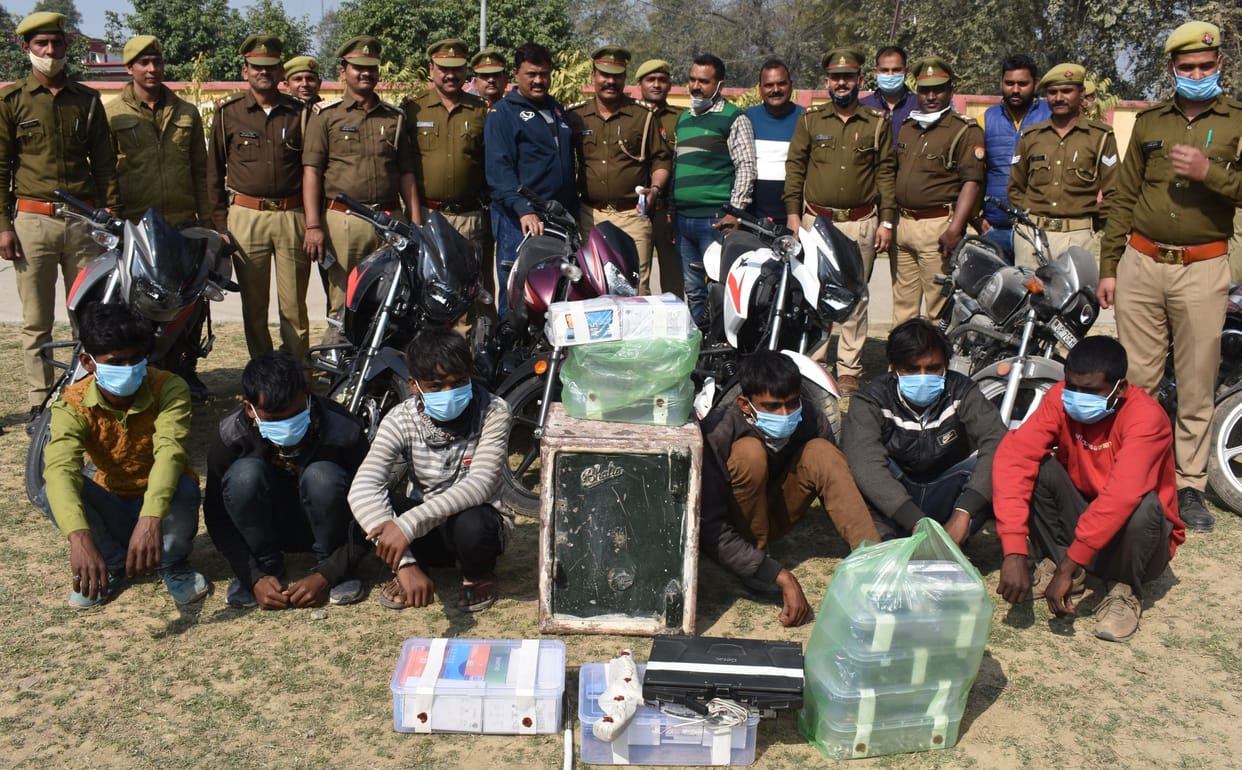 fathepur news,six arrested,five incidents,two robberies,busted police