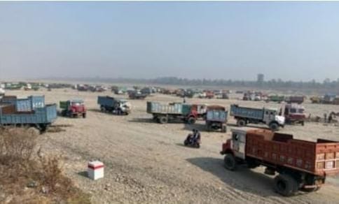 4500 vehicles stranded in Gaula river