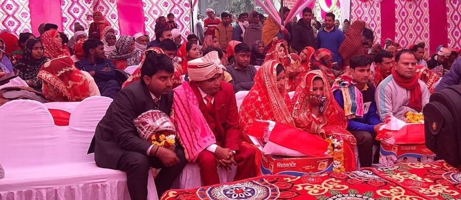 20 couples get married in wedding program