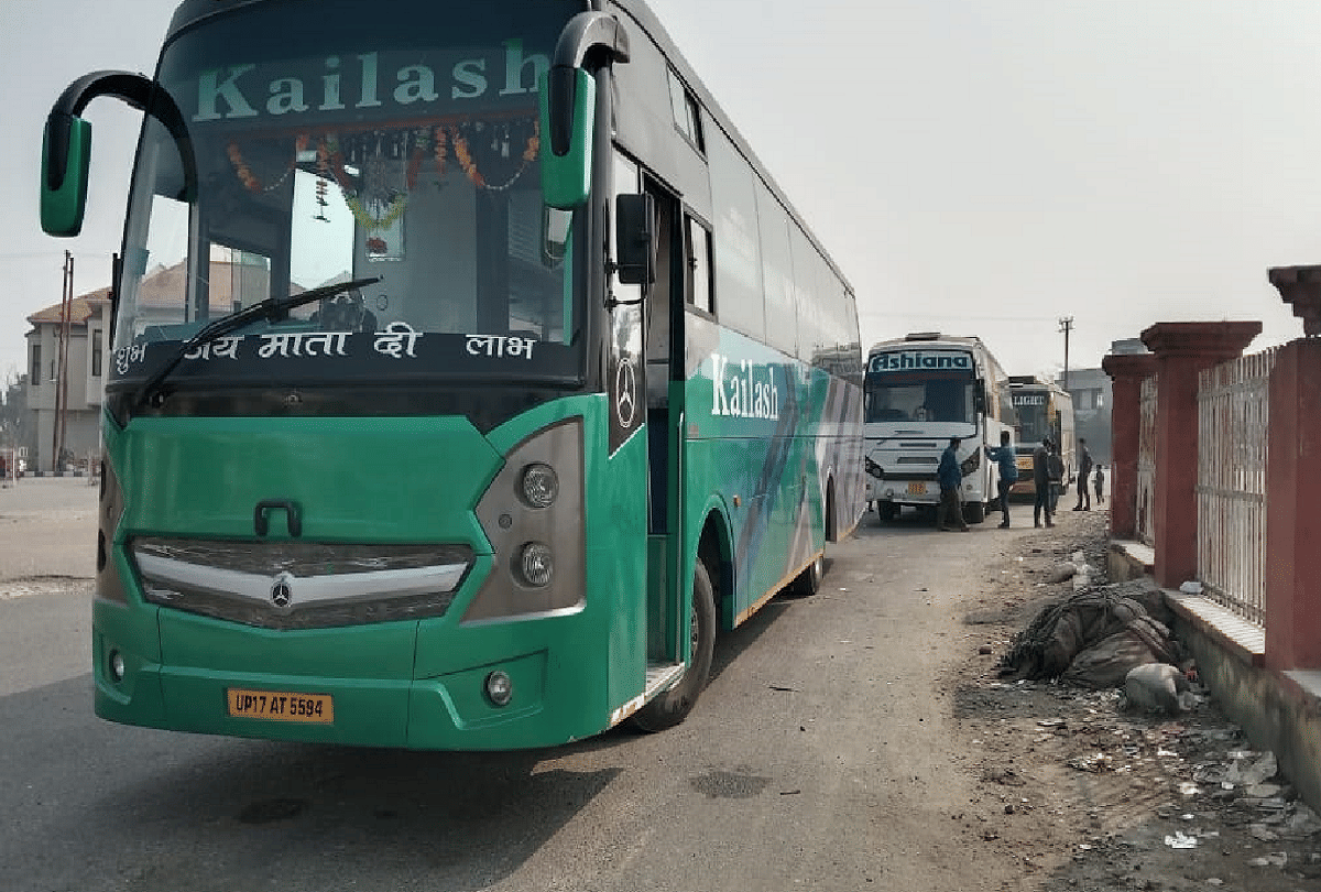 Inter-state buses caught hold of not allowing entry into Jammu and Kashmir