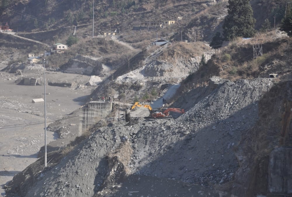 Uttarakhand Chamoli News: Disaster  caused by massive explosion and dumping of debris in Rishi Ganga