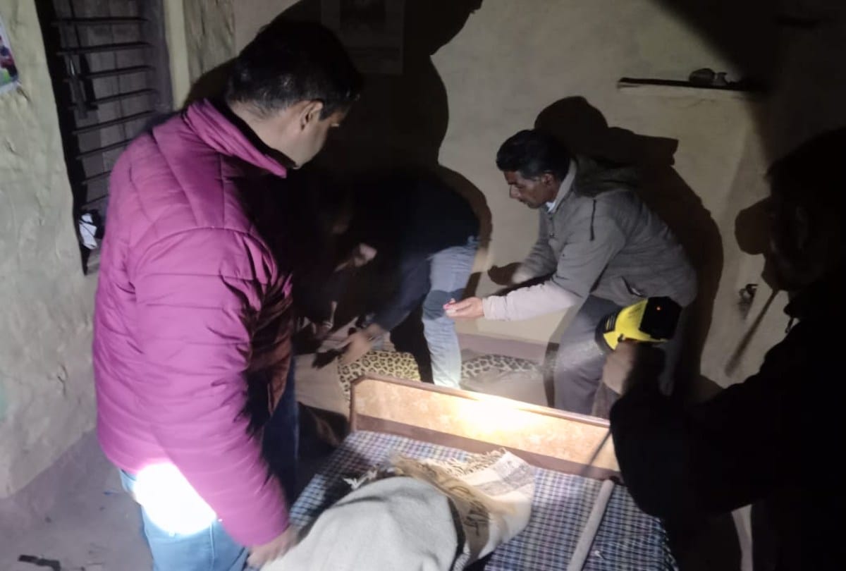 Leopard entered the house, the family spent a night in panic in nahan sirmour