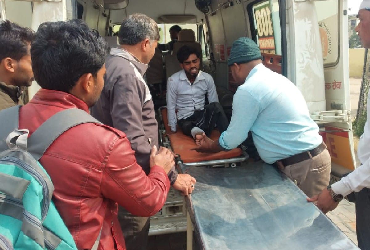 student dies in truck collides with Tempo in mainpuri