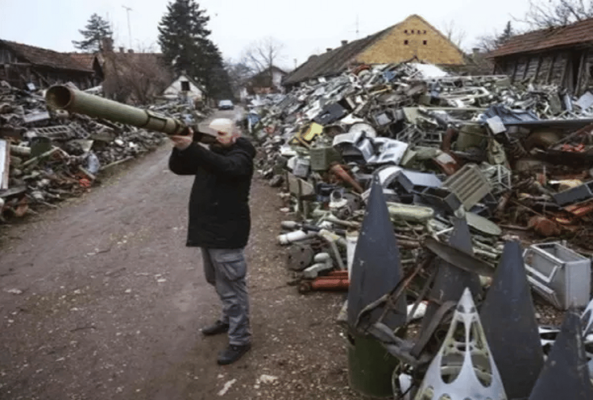 artist Nikola Macura who made music instruments by weapons