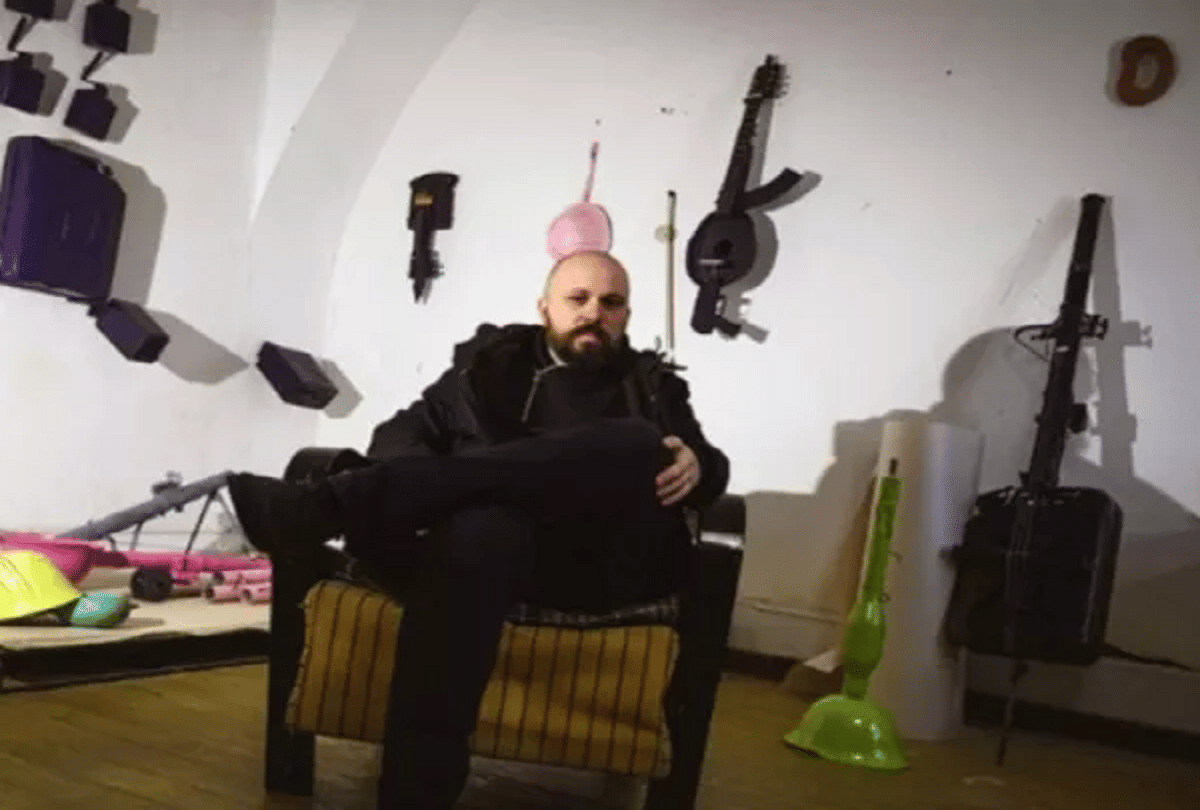 artist Nikola Macura who made music instruments by weapons