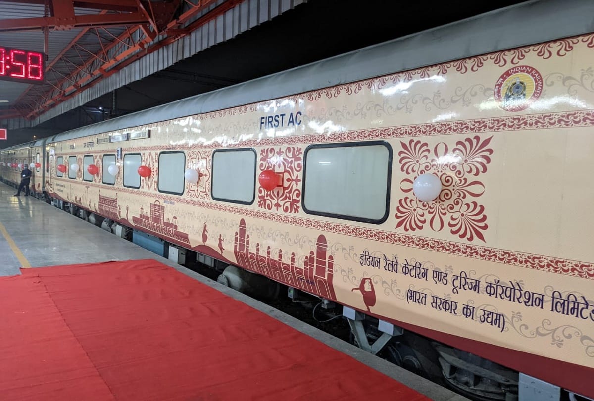 Deluxe Tourist Train Like Marharaja Special Will Strart Fom 30 March Irctc